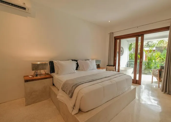 Rumah Santai Luxury 2 Bedrooms With Private Pool Ubud (Bali)